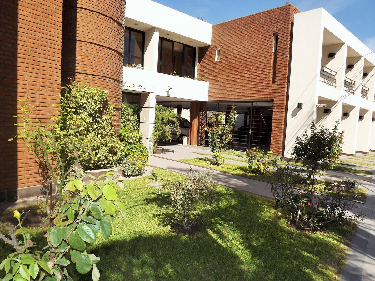 Hotel Escala Uno Santo Tome  Exterior photo