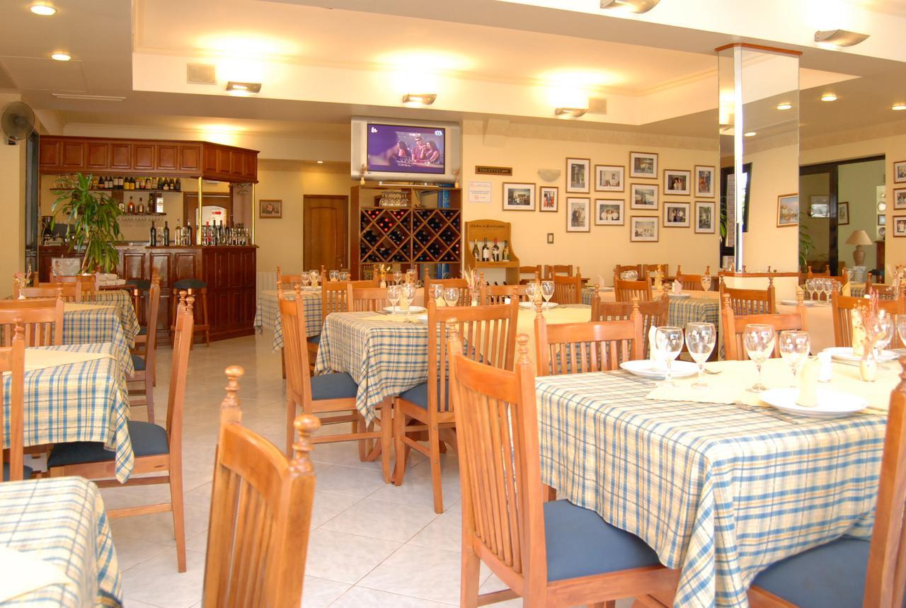 Hotel Escala Uno Santo Tome  Exterior photo